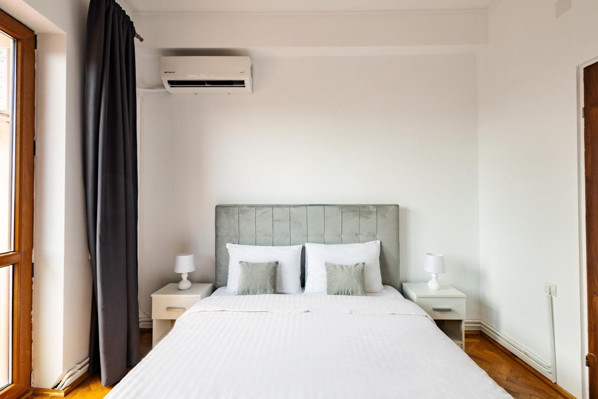 Downtown Victoria Apartments By Citybookings Bükreş Dış mekan fotoğraf