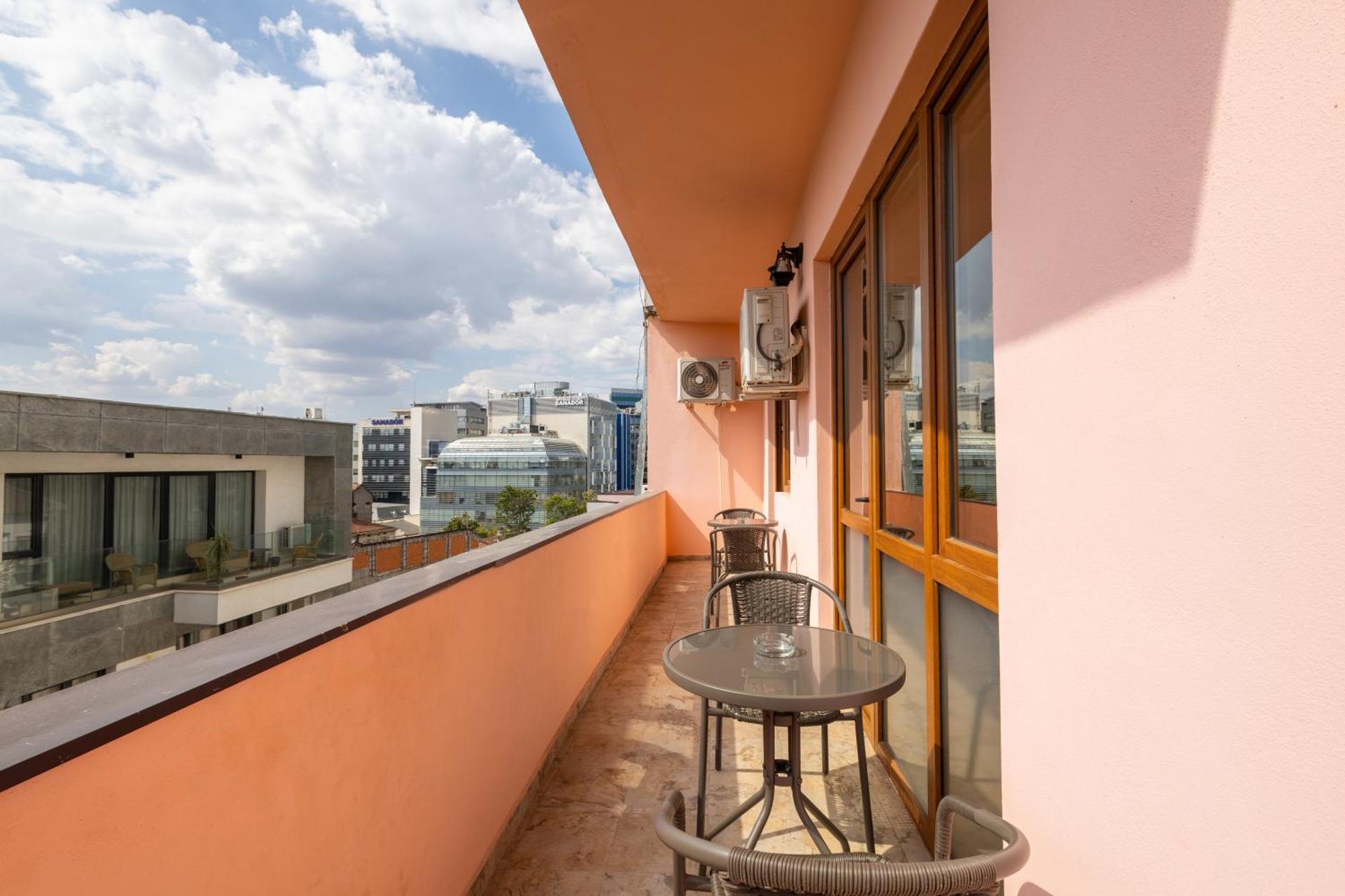 Downtown Victoria Apartments By Citybookings Bükreş Dış mekan fotoğraf