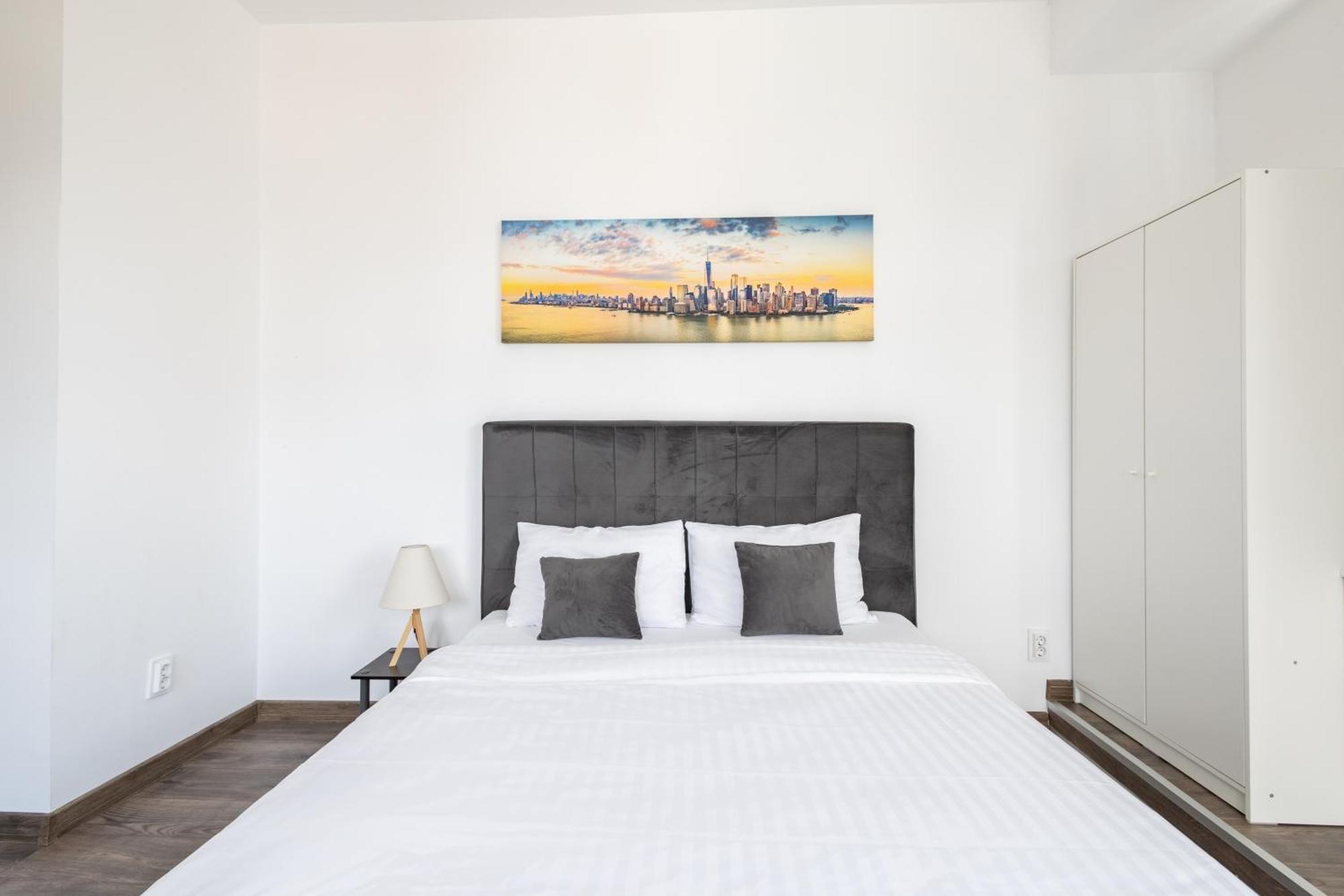 Downtown Victoria Apartments By Citybookings Bükreş Dış mekan fotoğraf